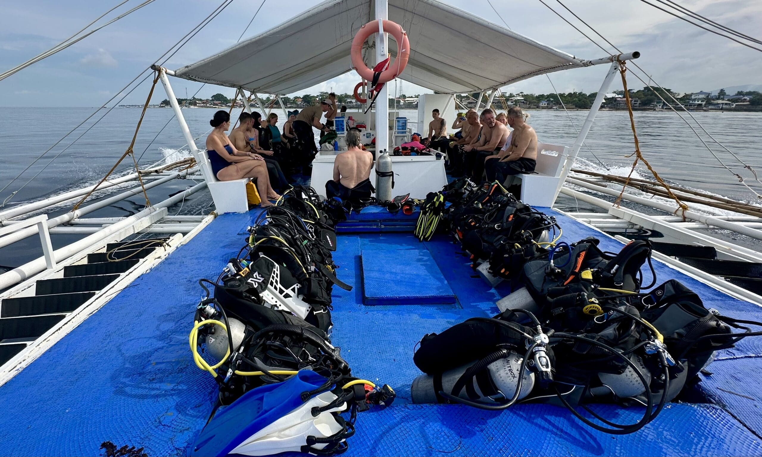 Why Moalboal Is the Best Place to Do Your PADI Divemaster Course – DiveProCareer – Diving Logistics – DiveProCareer